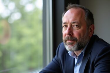 Tony Siassia : plongez au cœur de son parcours inspirant et de ses clés du succès