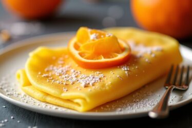 Crêpe Suzette : découvrez la recette flamboyante à l’orange, expliquée étape par étape